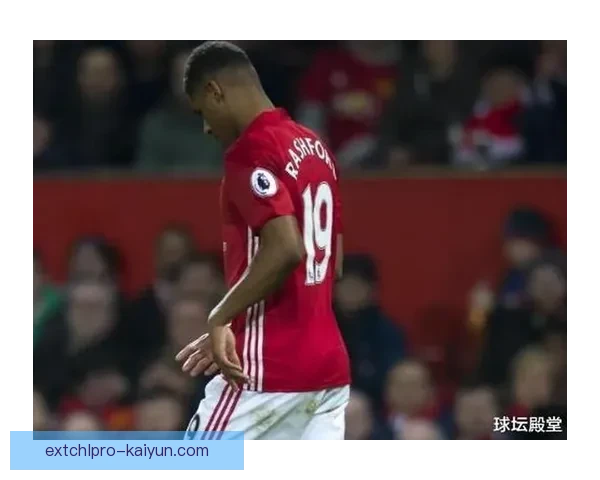 滕哈赫对曼联空间利用的战术分析与表现评估